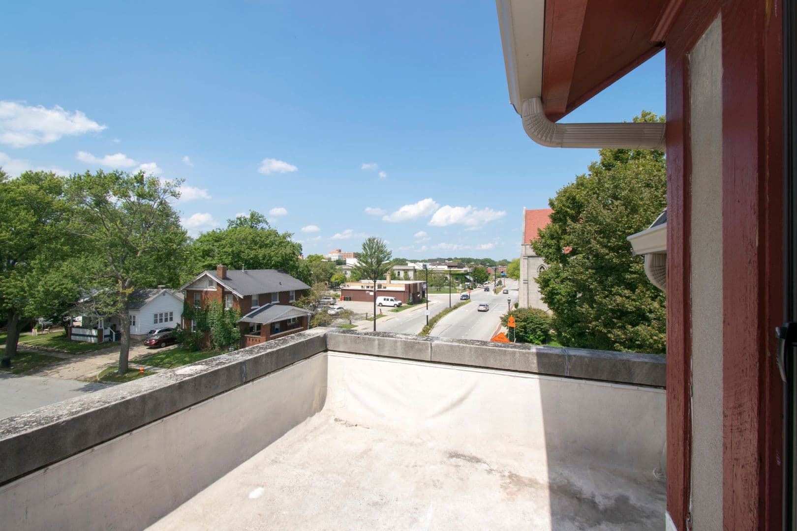 Urbana Apartment: 402 S. Race St