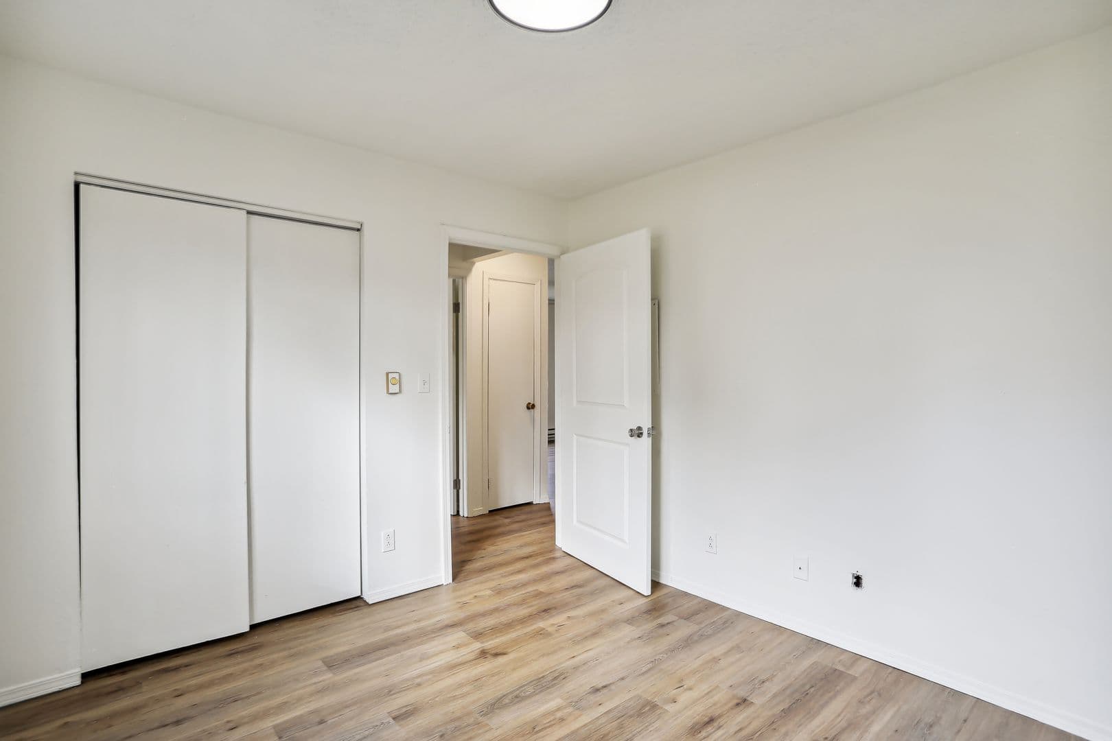 Champaign Apartment: 2402 Highview Ct