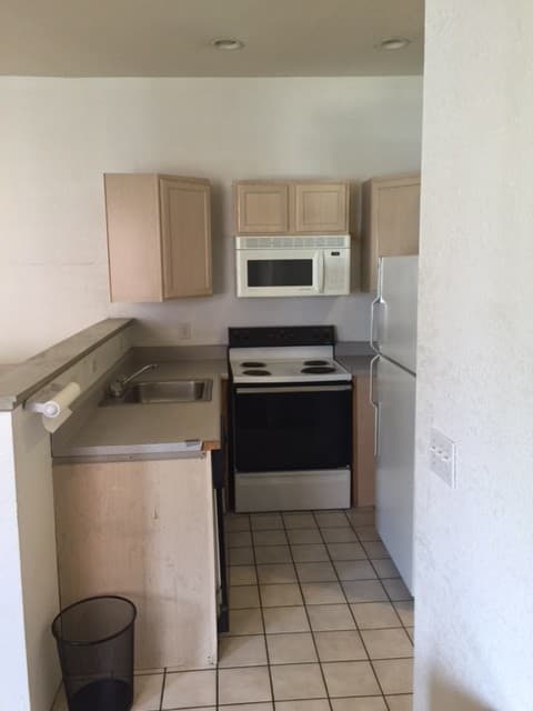 Champaign Apartment: 305 E. John St