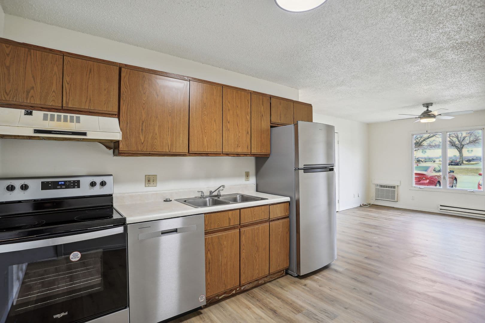 Champaign Apartment: 2402 Highview Ct