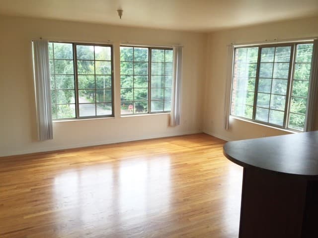 Urbana Apartment: 302 S. Cedar