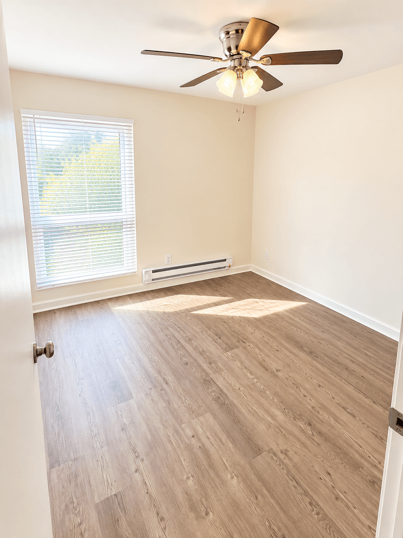 Champaign Apartment: 2406 HighView Ct