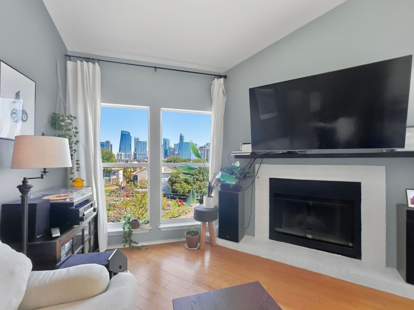 Austin House: 700 South 1st St