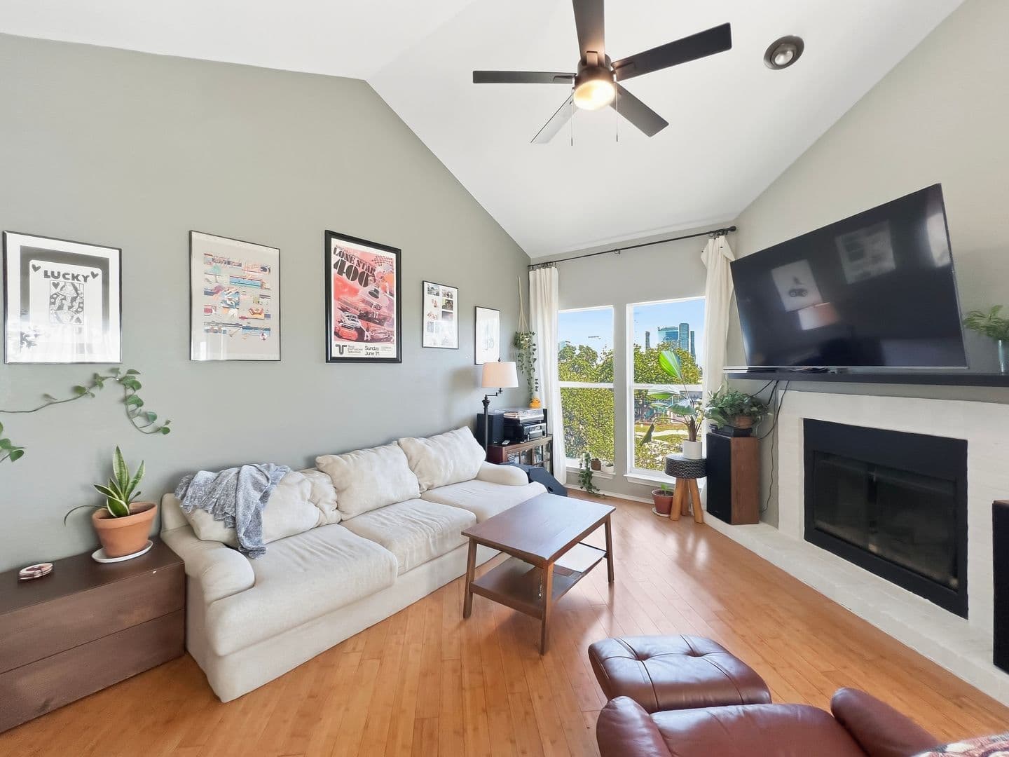 Austin House: 700 South 1st St