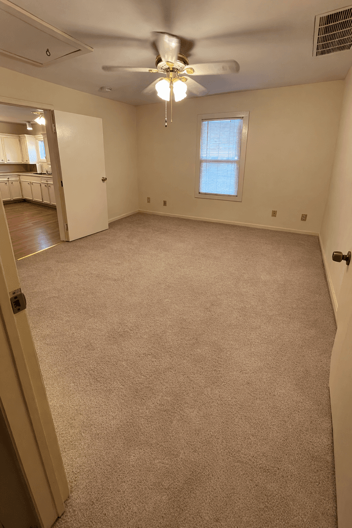 Austin Apartment: 4213 Avenue C