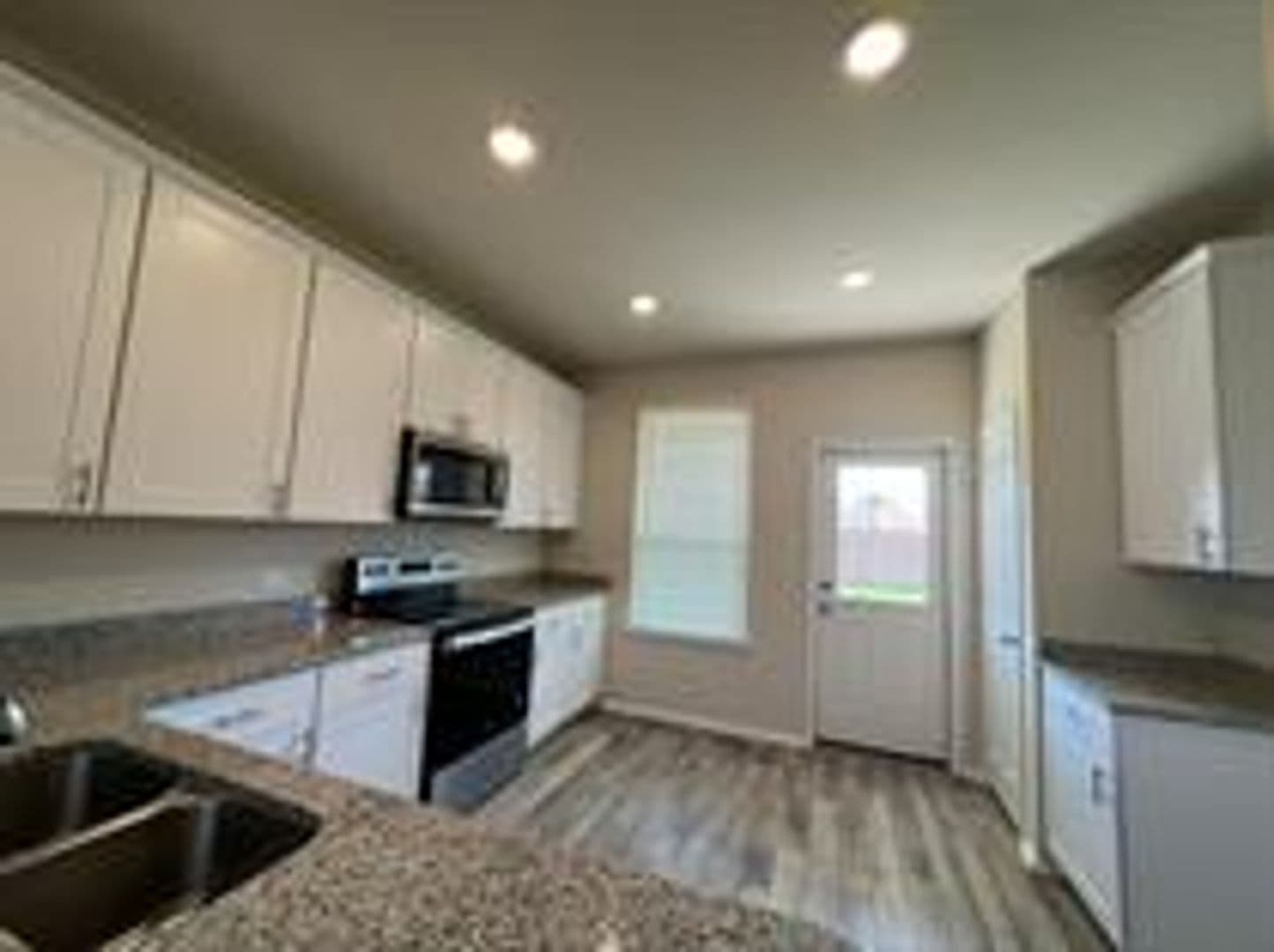 LEANDER House: 40 PACIFIC LOON ST