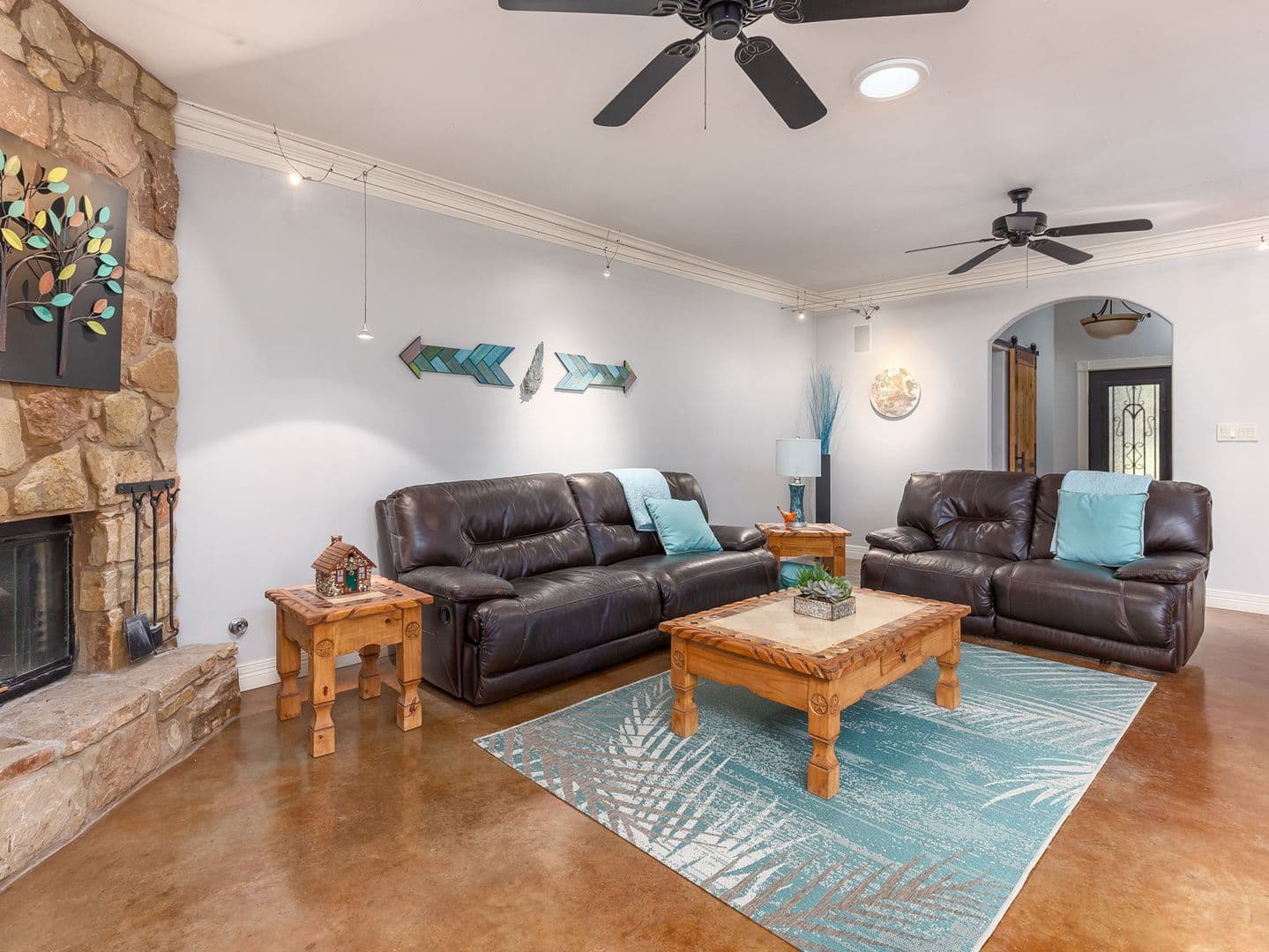 Round Rock House: 1900 Red Rock Dr