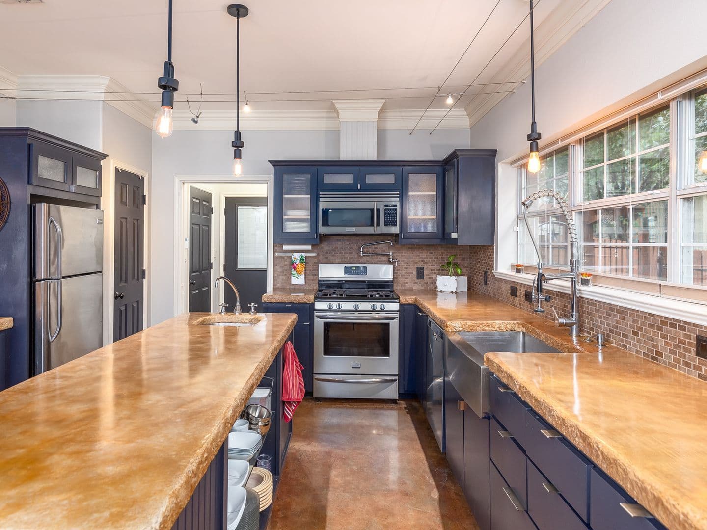 Round Rock House: 1900 Red Rock Dr