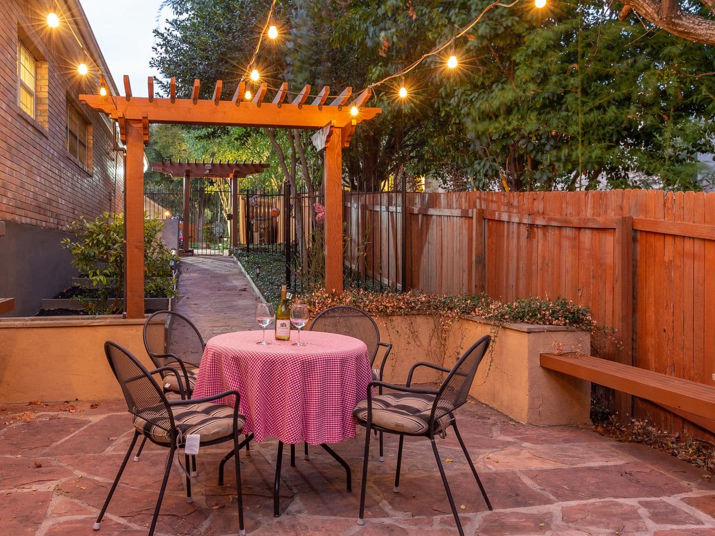 Round Rock House: 1900 Red Rock Dr