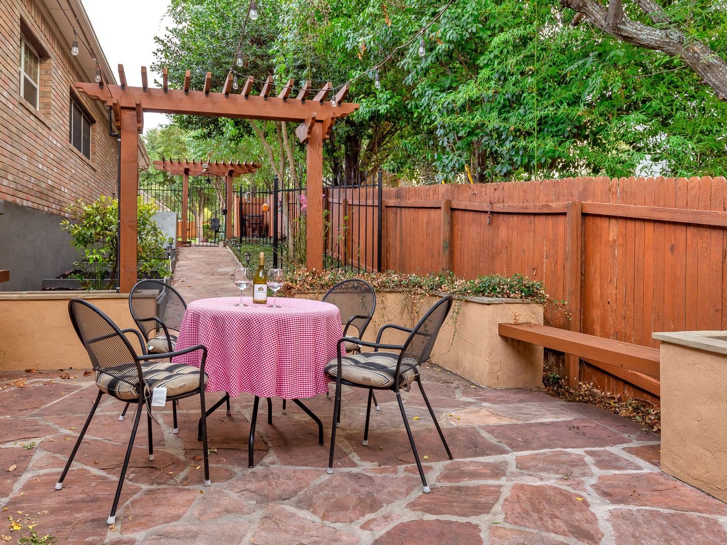 Round Rock House: 1900 Red Rock Dr