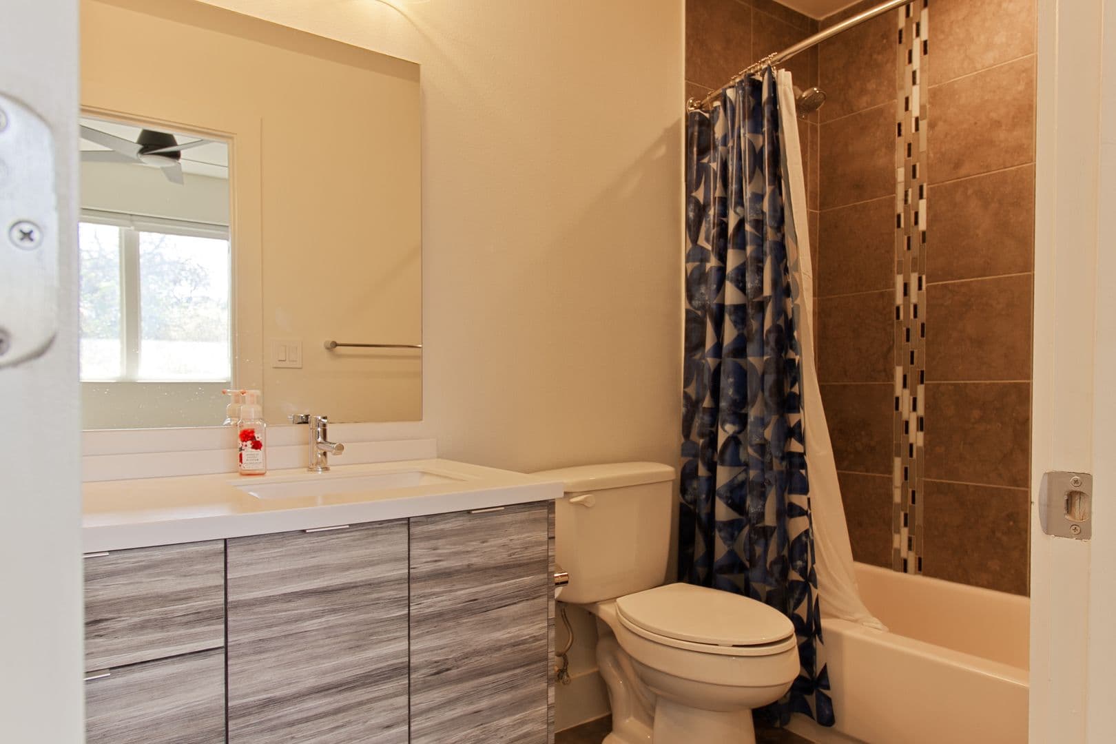AUSTIN House: 604 N BLUFF DR