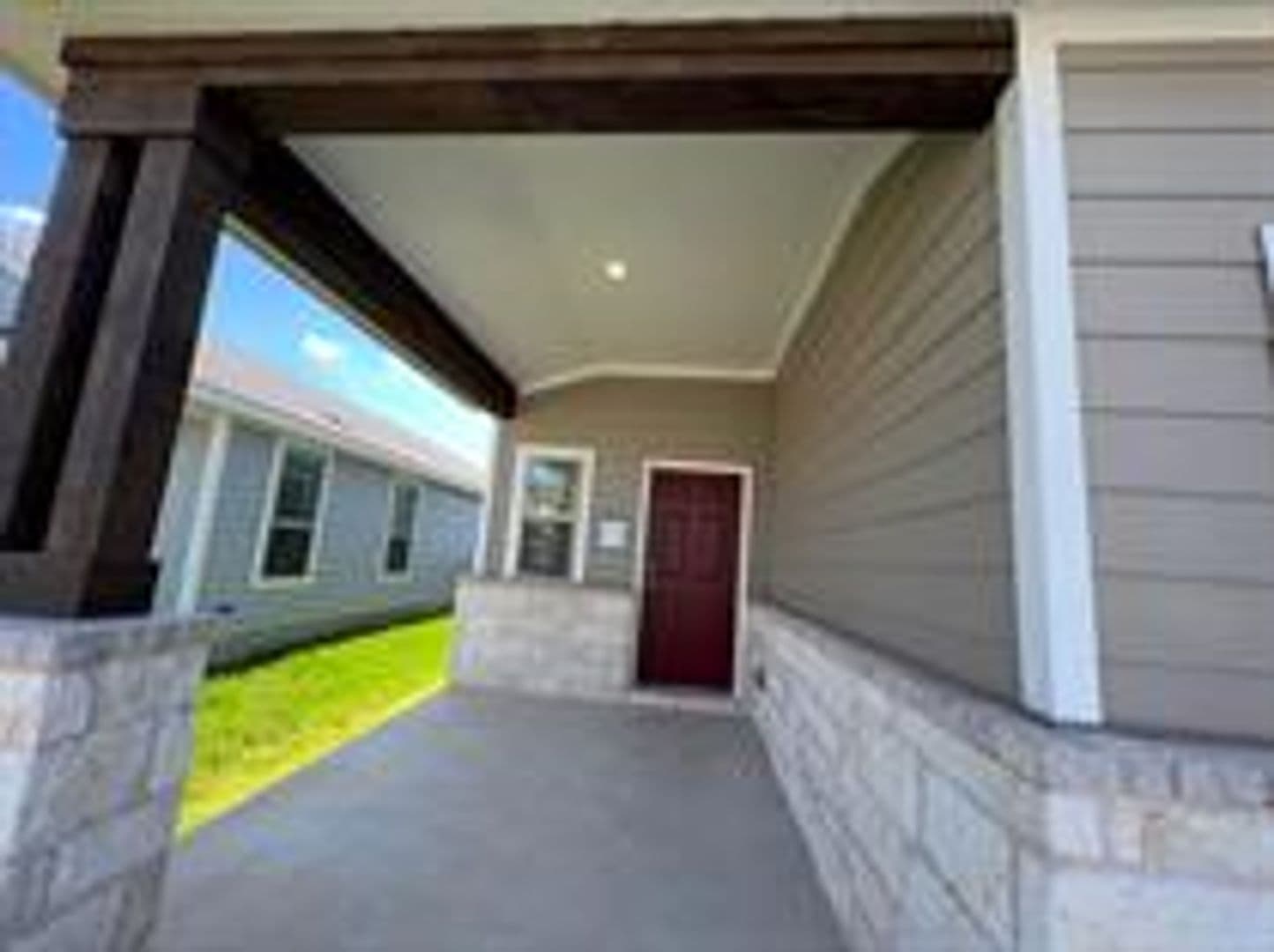 LEANDER House: 40 PACIFIC LOON ST