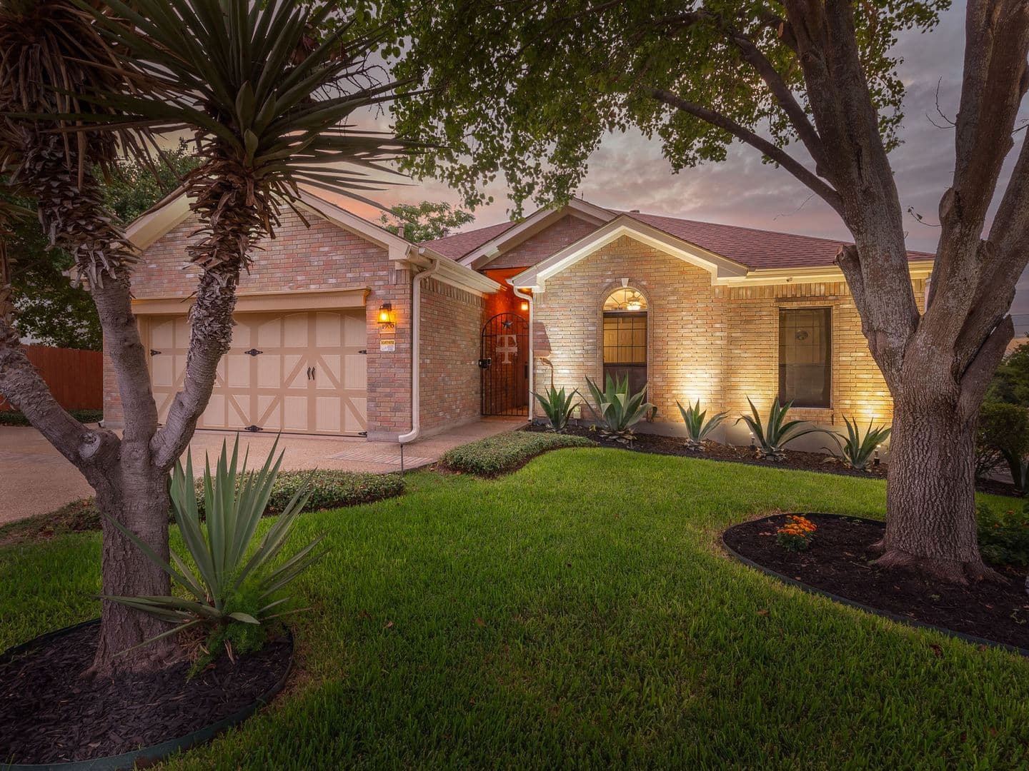 Round Rock House: 1900 Red Rock Dr