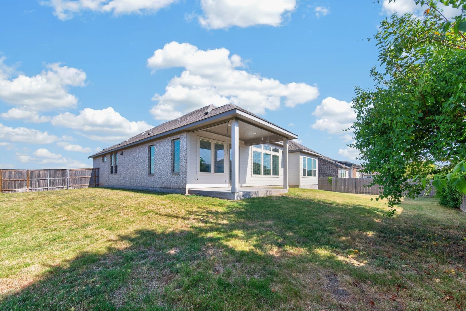 Round Rock House: 1330 Stone Manor Trail