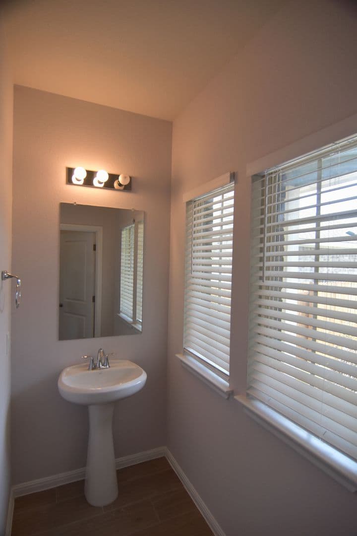 Kyle House: 580 Nautical Loop
