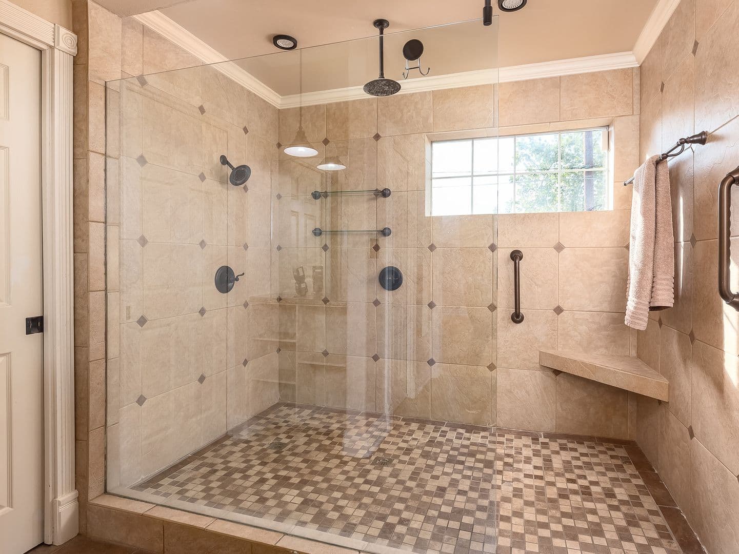 Round Rock House: 1900 Red Rock Dr