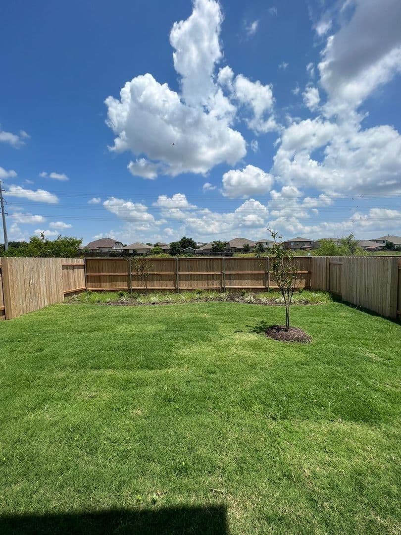 Delvalle House: 12204 Scarlet way