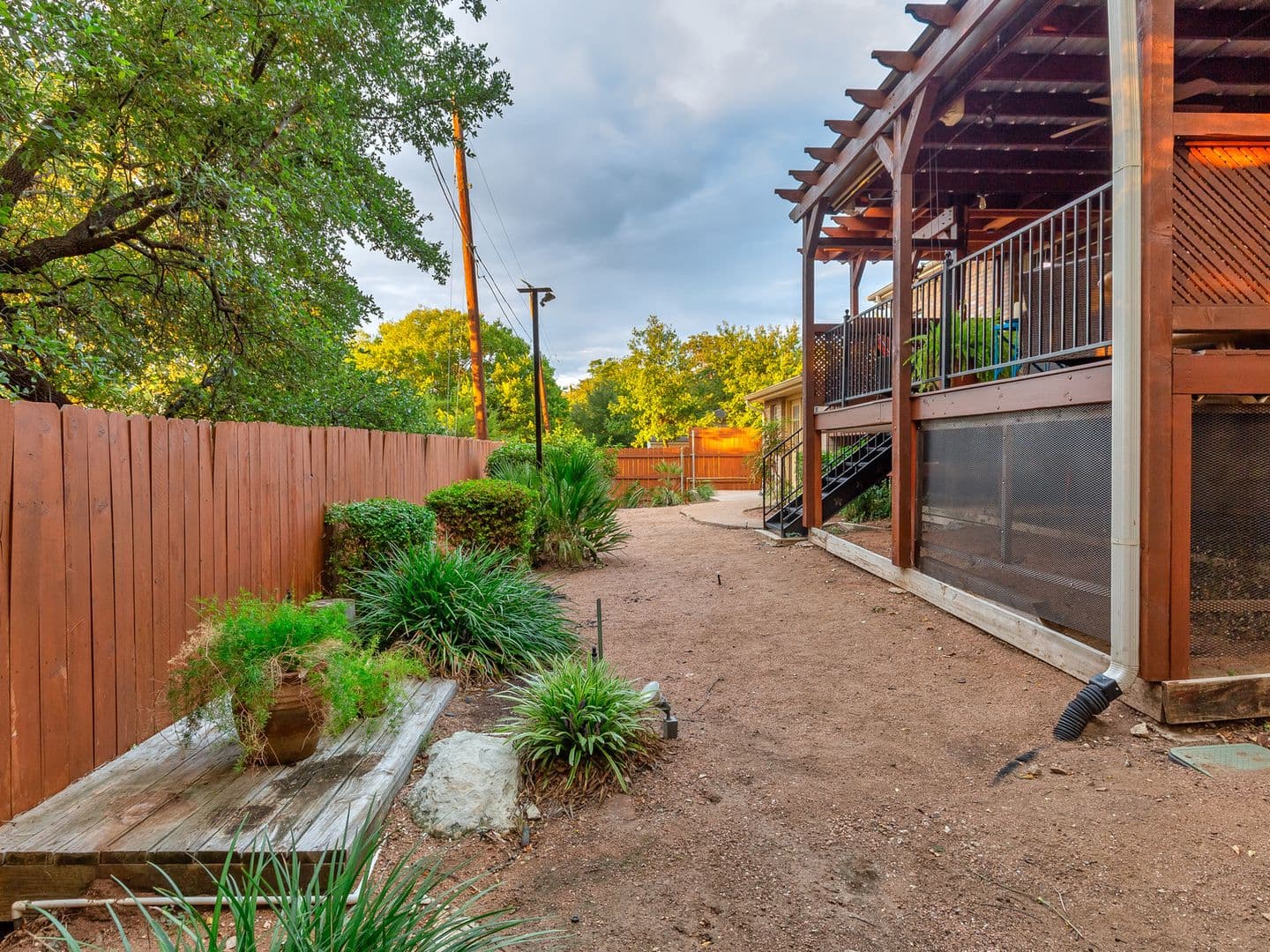 Round Rock House: 1900 Red Rock Dr