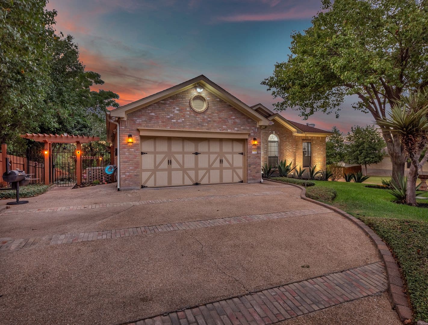 Round Rock House: 1900 Red Rock Dr