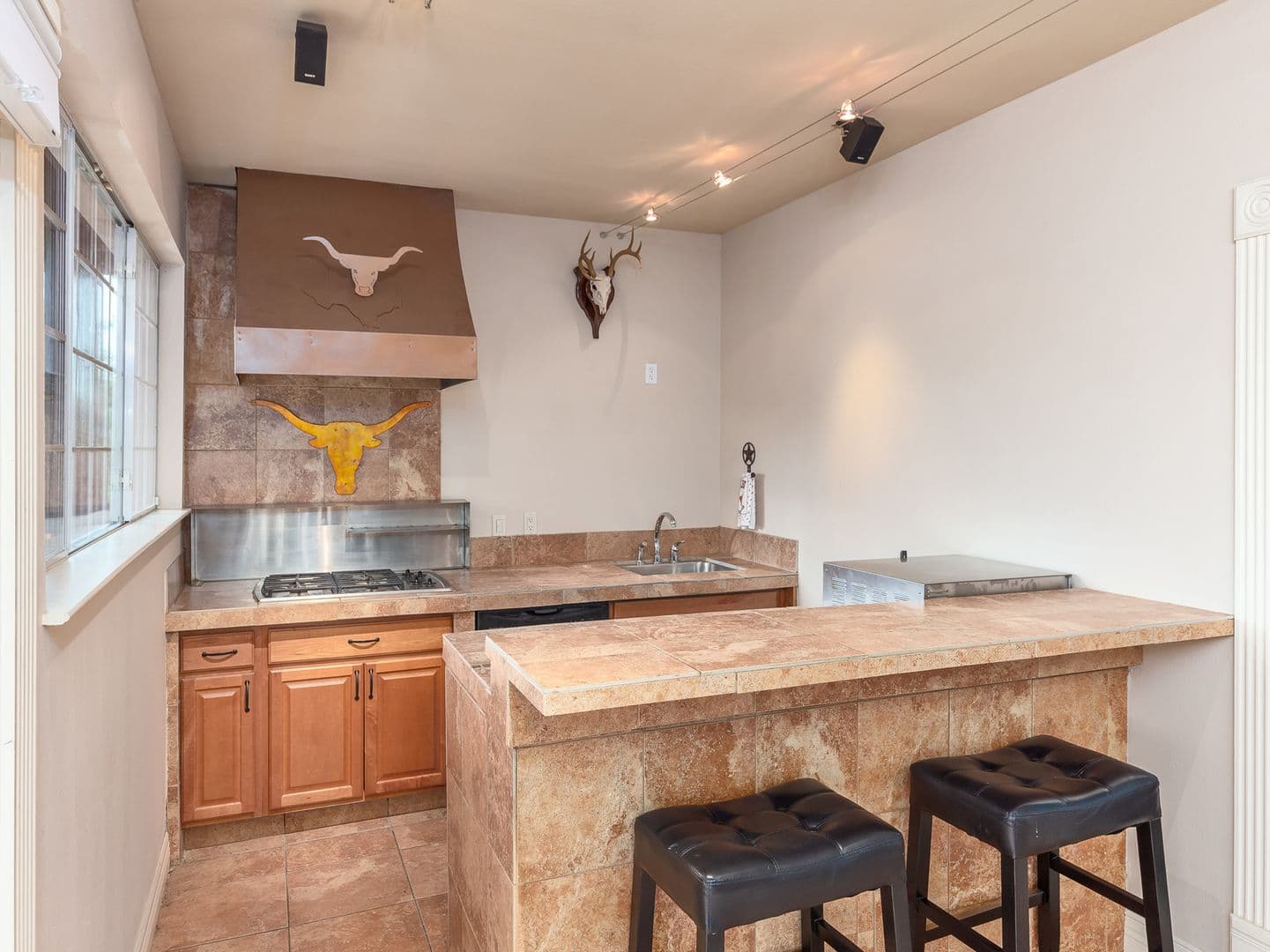 Round Rock House: 1900 Red Rock Dr