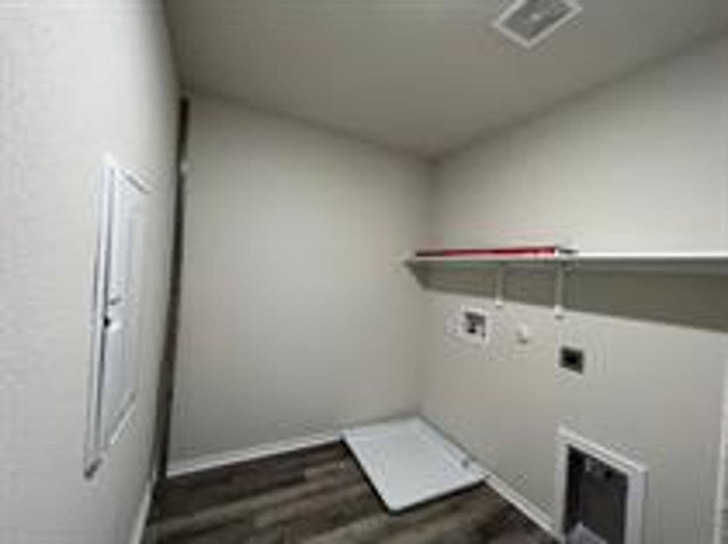 LEANDER House: 40 PACIFIC LOON ST
