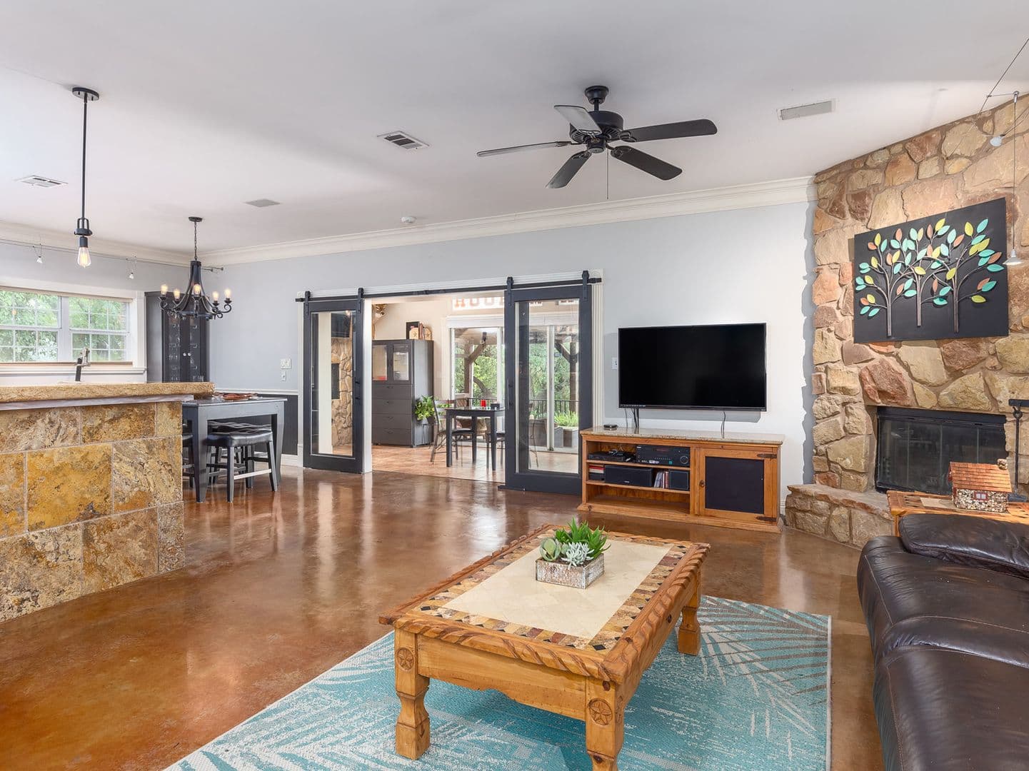 Round Rock House: 1900 Red Rock Dr
