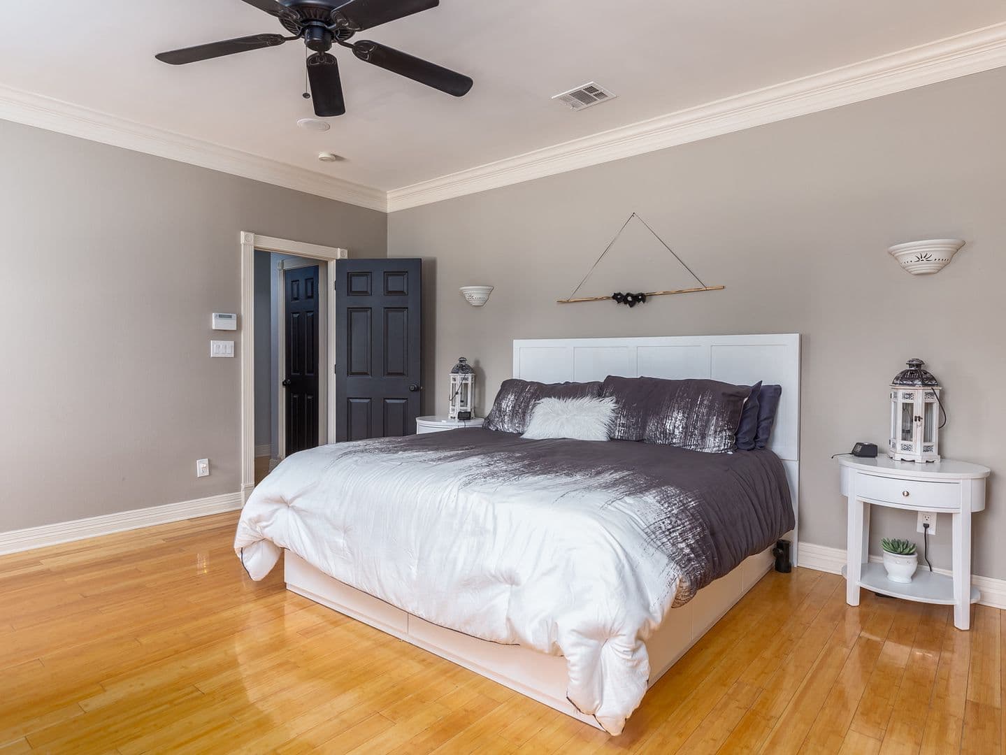 Round Rock House: 1900 Red Rock Dr