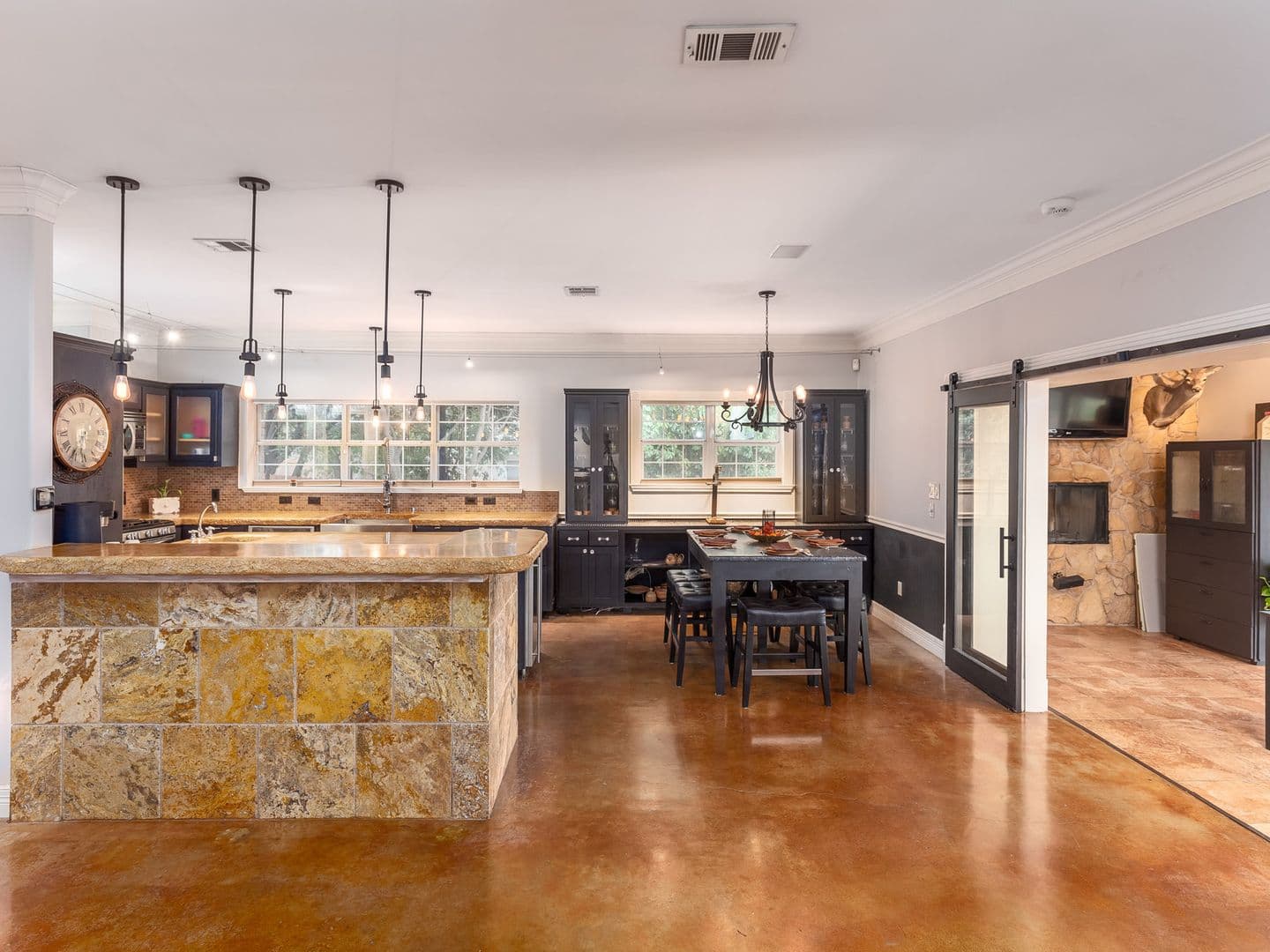 Round Rock House: 1900 Red Rock Dr