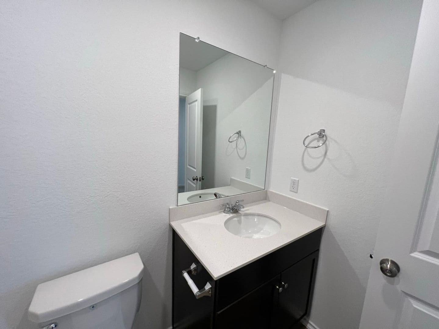Delvalle House: 12204 Scarlet way