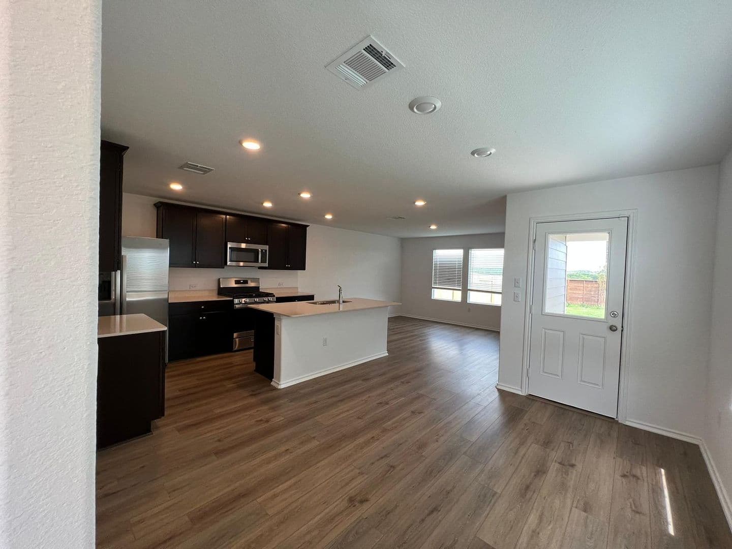 Delvalle House: 12204 Scarlet way