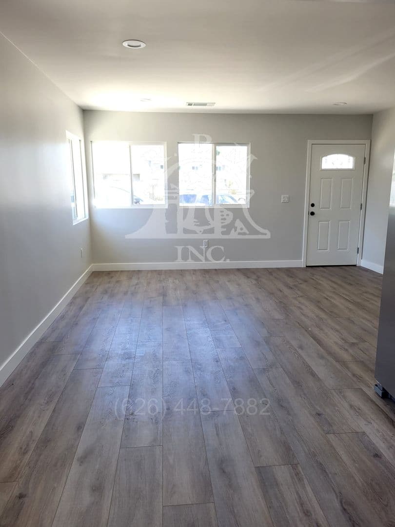 Whittier Apartment: 13872-13874 Saranac Dr