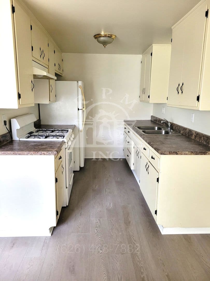 El Monte Apartment: 3142-3144 La Madera Ave
