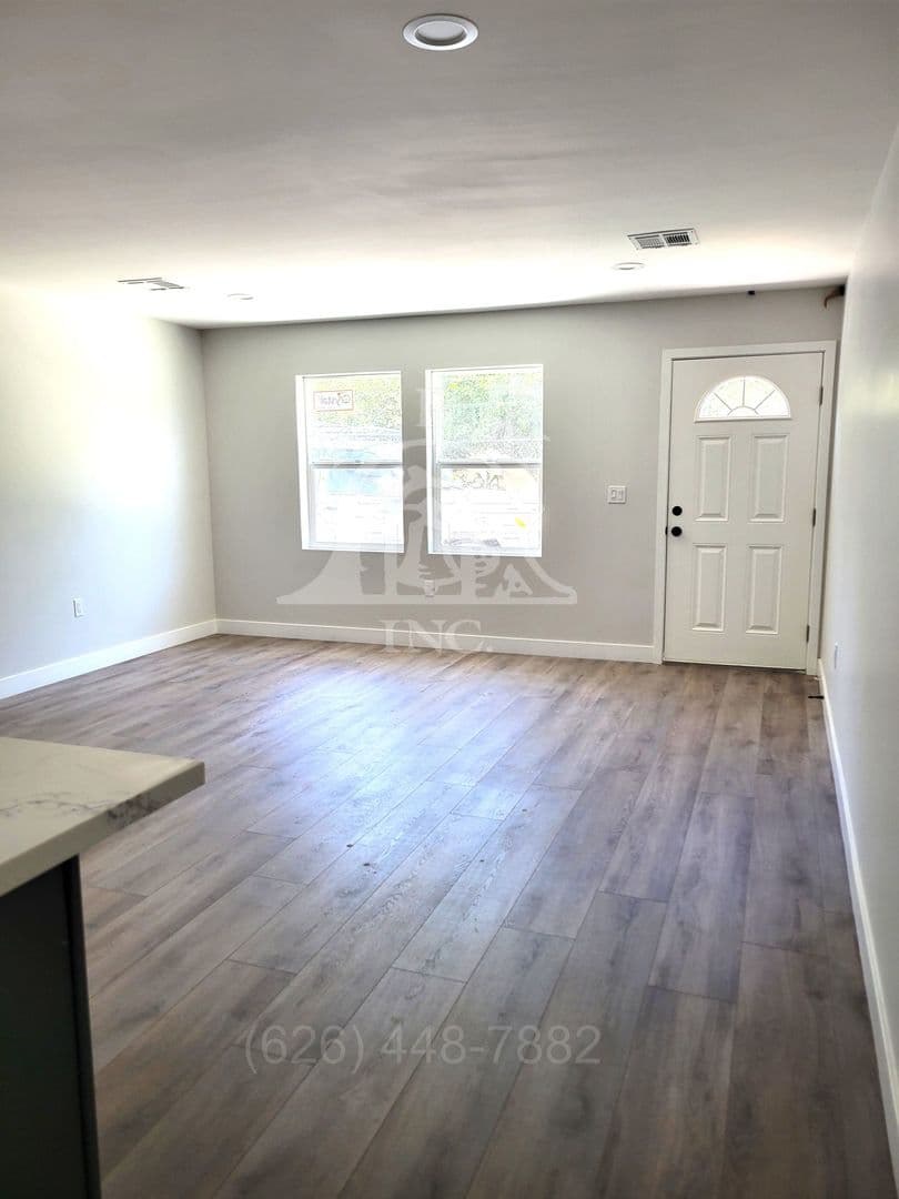 Whittier Apartment: 13872-13874 Saranac Dr