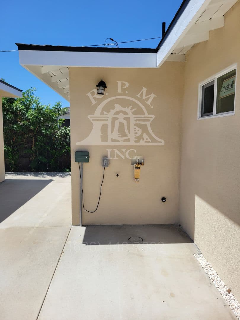 Whittier Apartment: 13872-13874 Saranac Dr