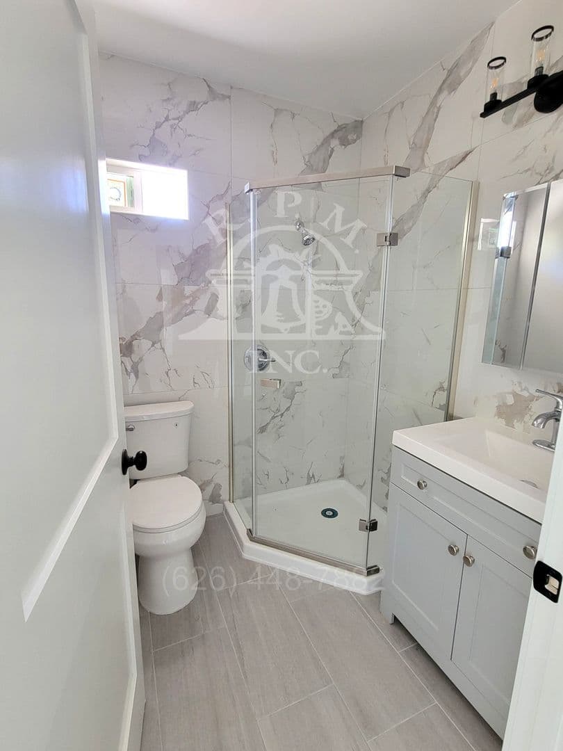 Whittier Apartment: 13872-13874 Saranac Dr