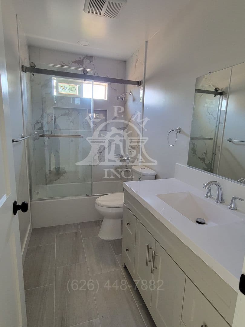 Whittier Apartment: 13872-13874 Saranac Dr