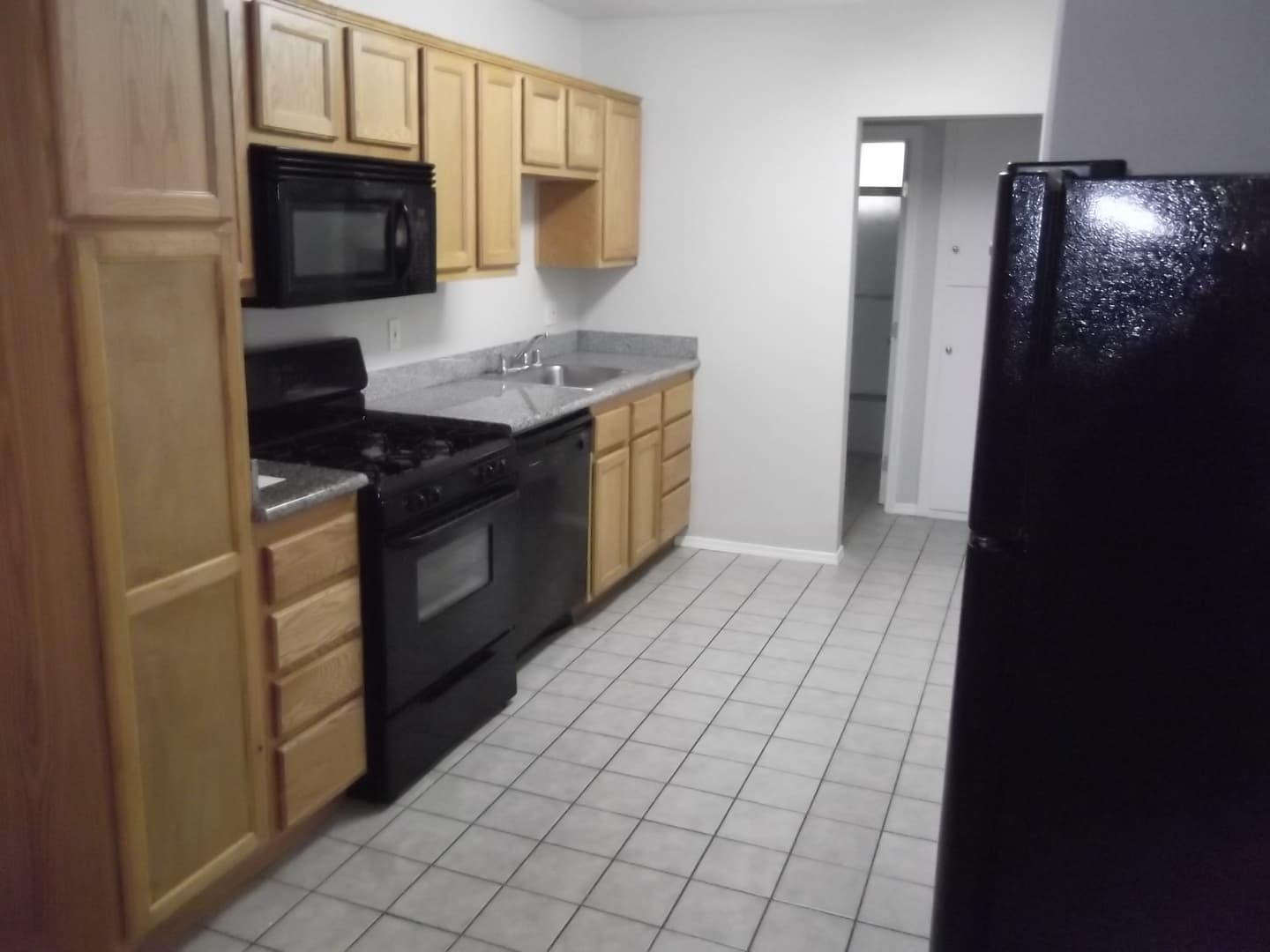 Los Angeles Apartment: 1115-1129 W. 30th Street