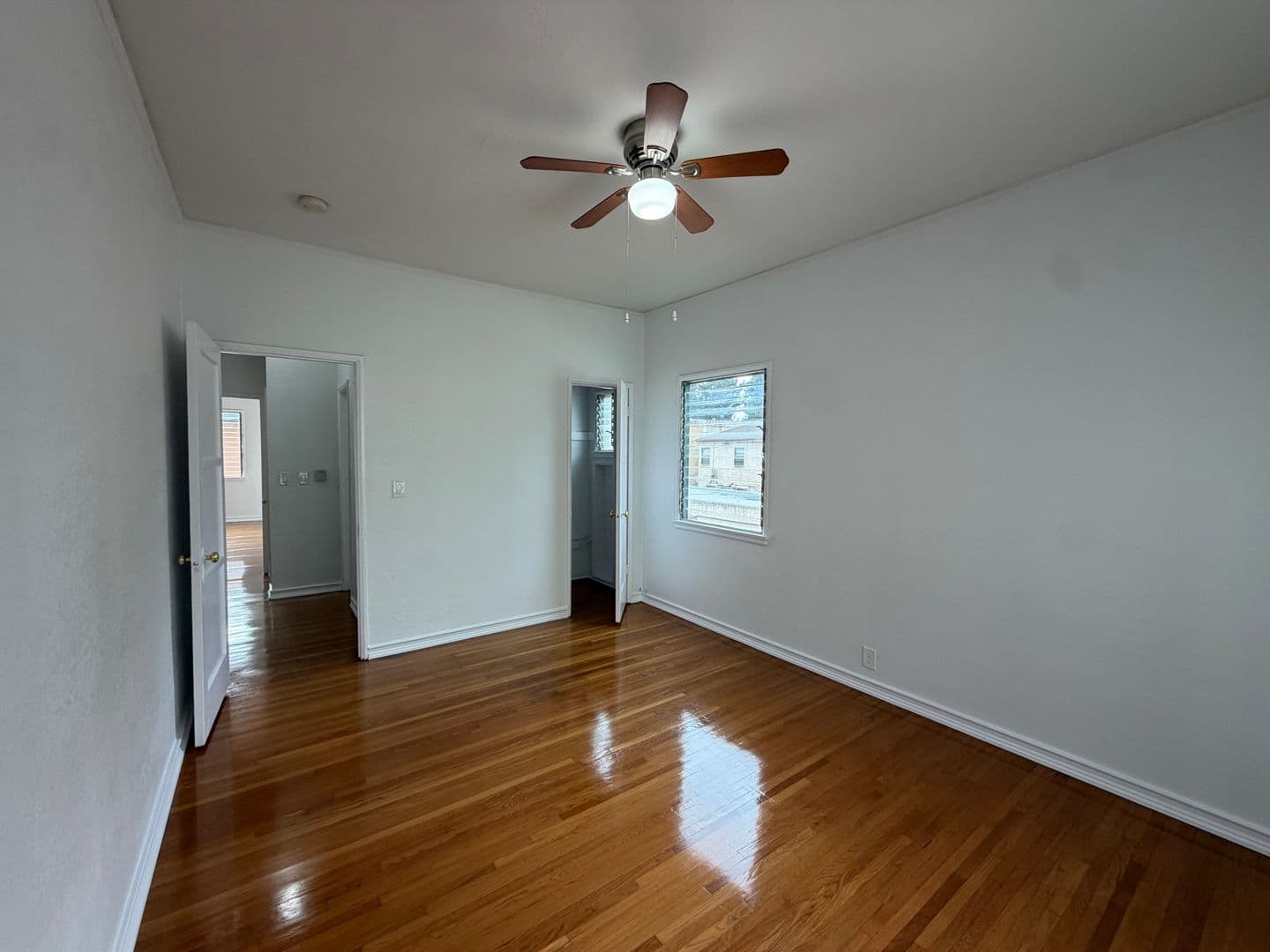 Los Angeles Apartment: 4269 Garthwaite Ave.