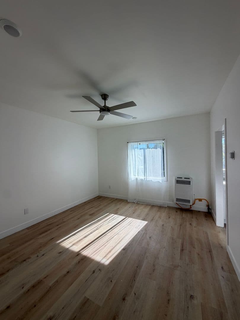 Los Angeles Apartment: 1663 W. 11th Place