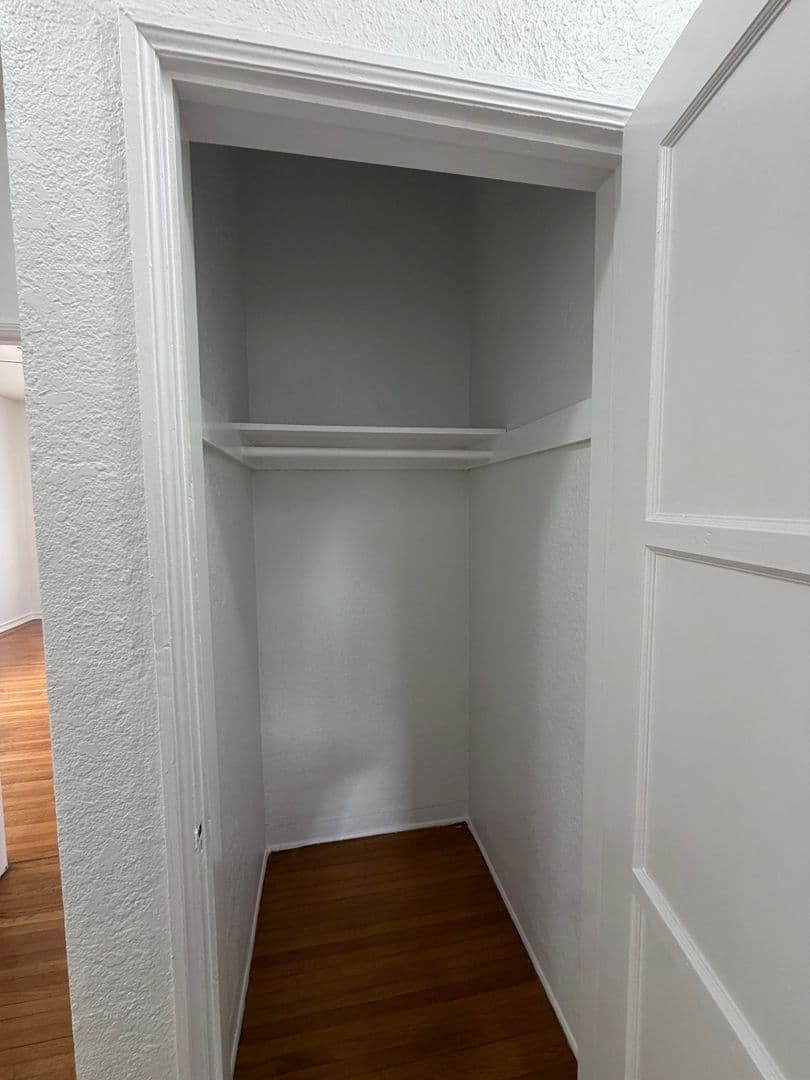 Los Angeles Apartment: 4269 Garthwaite Ave.