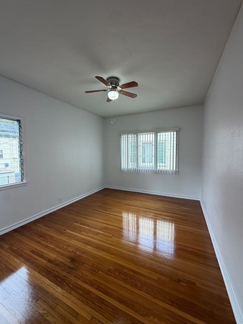 Los Angeles Apartment: 4269 Garthwaite Ave.