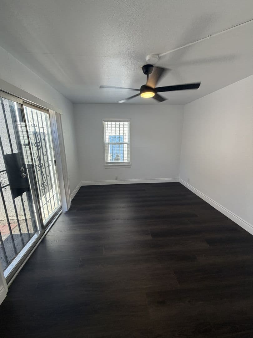 Los Angeles Apartment: 3413-3419 W. 63rd St