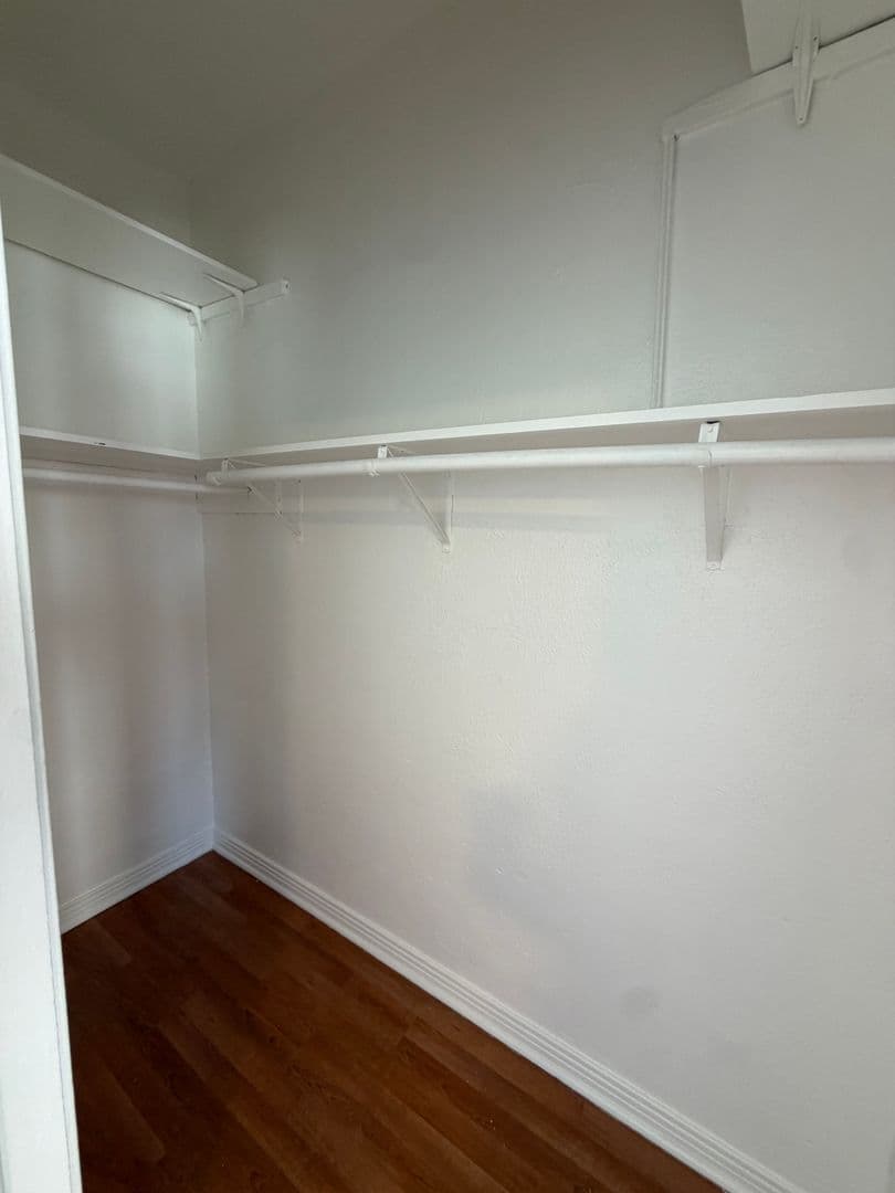 Los Angeles Apartment: 130 N. Westmoreland Ave