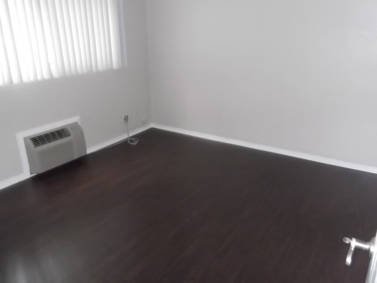 Los Angeles Apartment: 1115-1129 W. 30th Street
