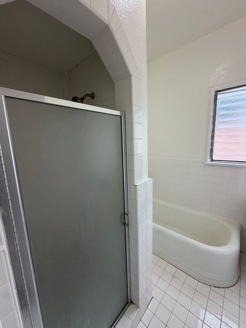 Los Angeles Apartment: 4269 Garthwaite Ave.