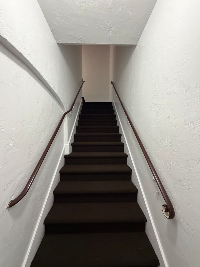 Los Angeles Apartment: 4269 Garthwaite Ave.