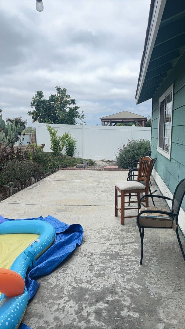 Oceanside House: 369 Via Metates