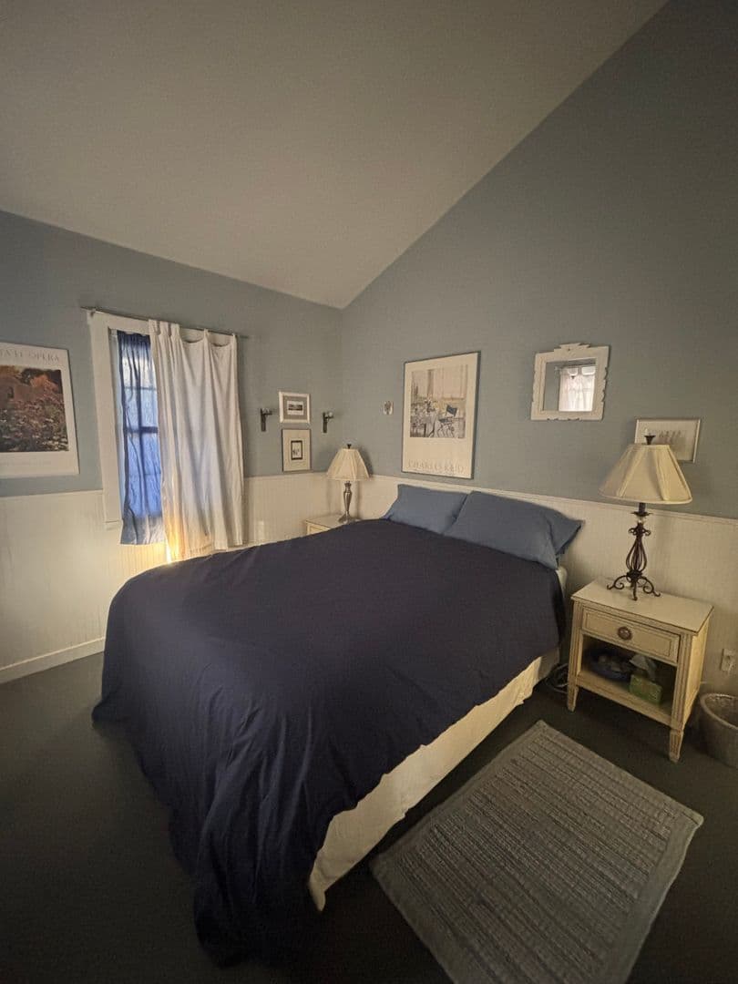 Oceanside House: 421 S Clementine