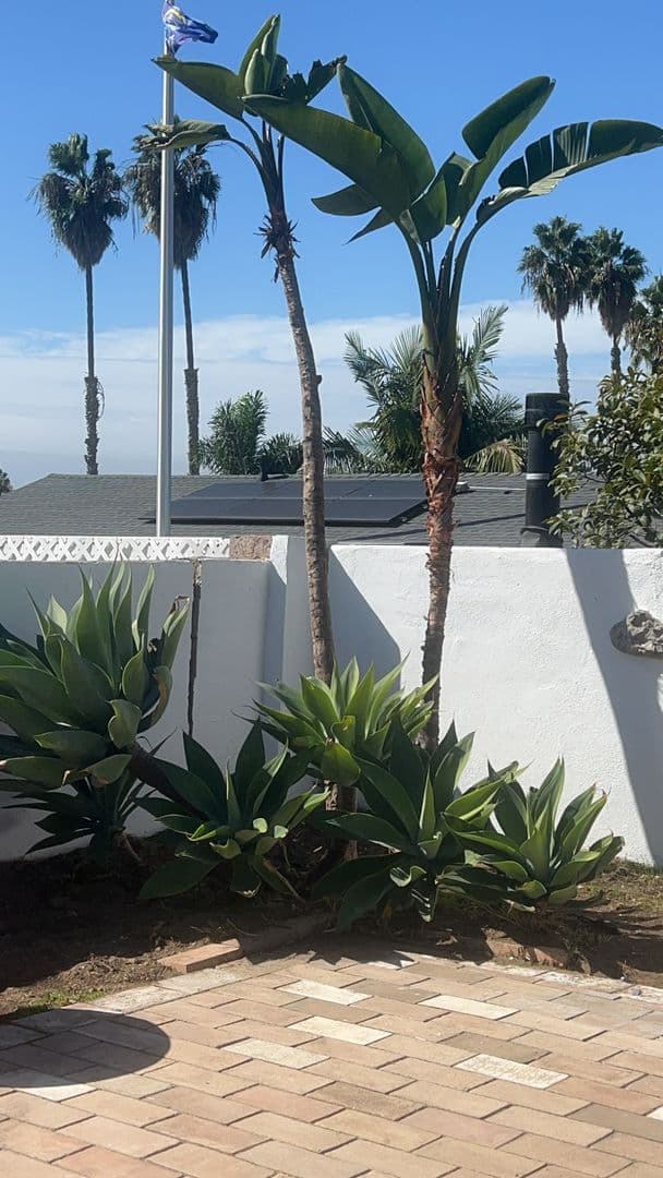 Oceanside House: 605 Flora Dr.