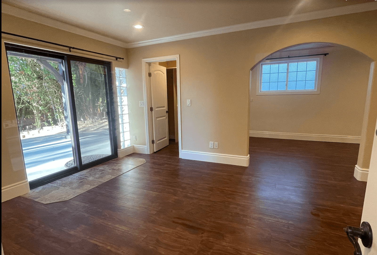Vista House: 2355 Castlegate Lane